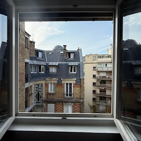 Cozy Trocadero And Arc De Triompheand *